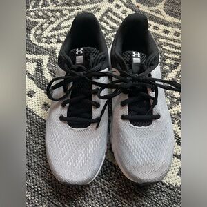 Women’s size 7 UA athletic shoes